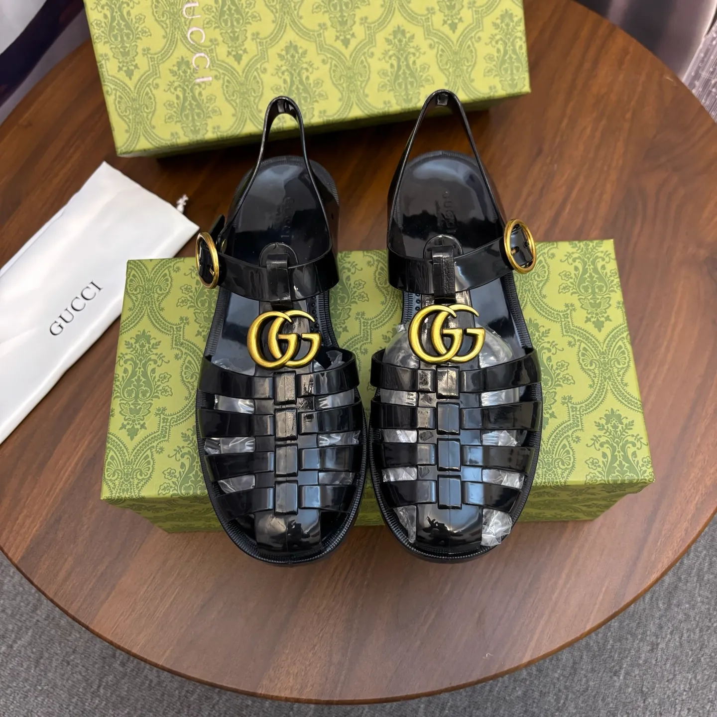 Men's shoes 260💰 [Gucci] Counter quality, top-quality original goods, real photos! Original TPU material, fine workmanship, comfortable; genuine 1:1 replica Size: 36 ~ 46 Half drag: 38 ~ 45
